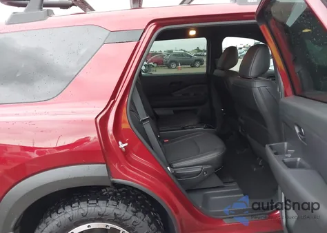 2025 Nissan Pathfinder Rock Creek 4Wd z USA, uszkodzony, nr VIN 5N1DR3BDXSC266437